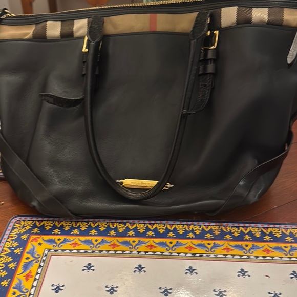 Burberry Black Leather Bag Authentic - Picture 3 of 11